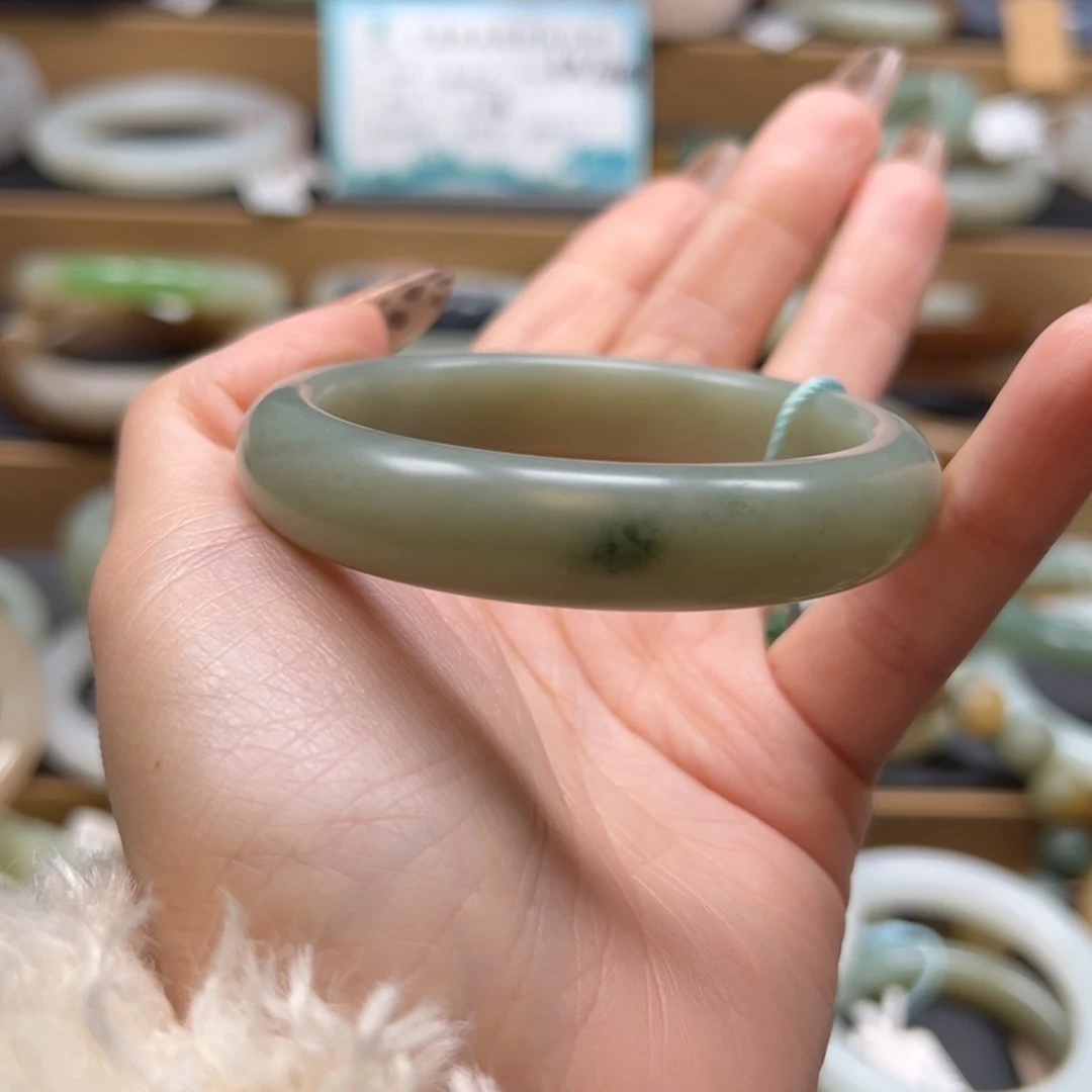 懿***桃和田玉（糖玉）未镶嵌手镯