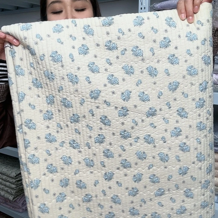 棉棉好看的双人床盖