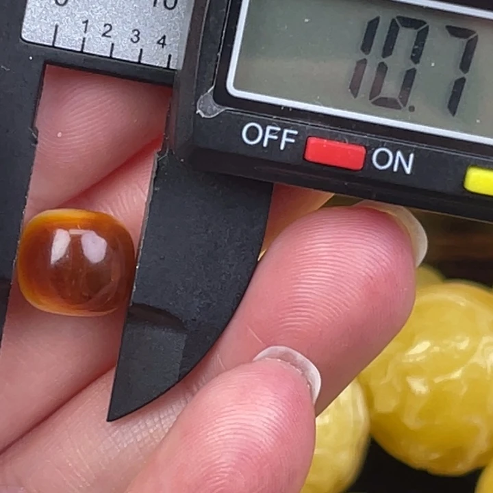 蜜蜡未镶嵌裸石582