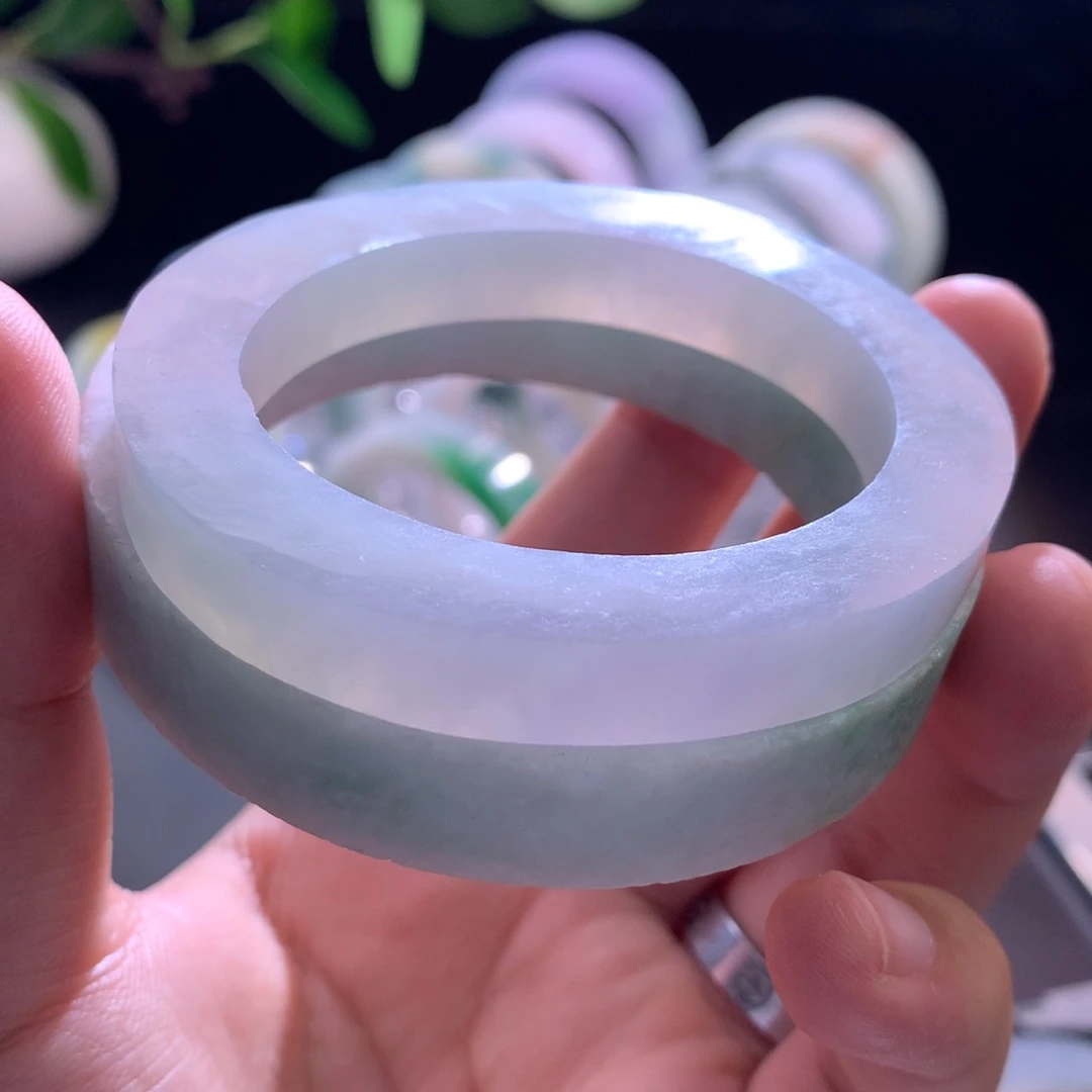 未镶嵌翡翠手镯定制翡翠