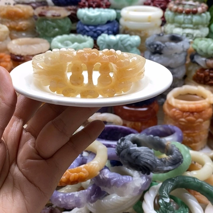 石英岩玉未镶嵌手镯62