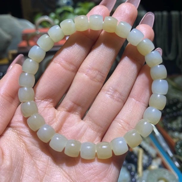 新疆和田玉籽高品质直切手串8mm