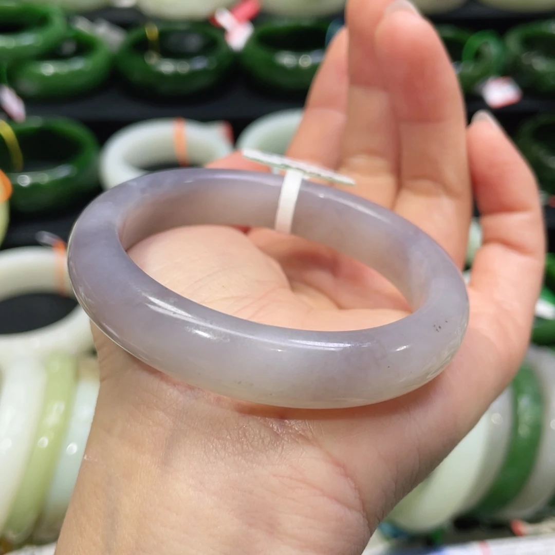 未镶嵌手镯和田玉18