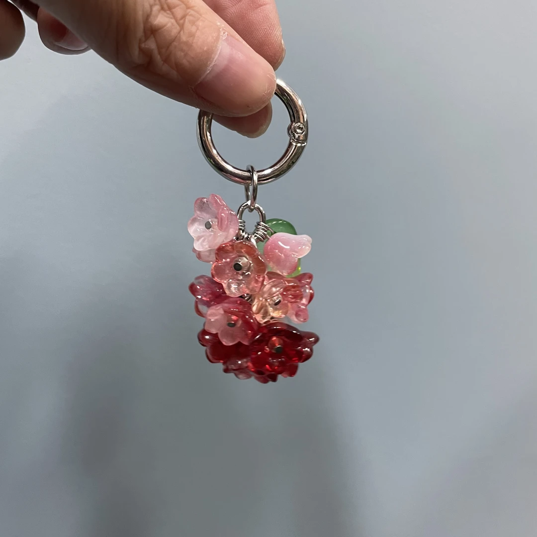 红色系渐变铃兰花簇手机坠D944