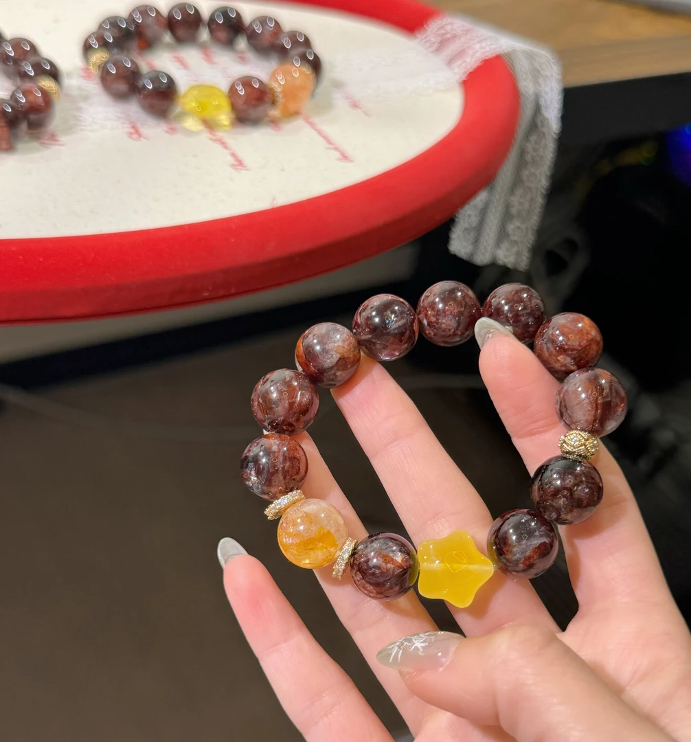 F63《宿命》红胶花星星手串14mm