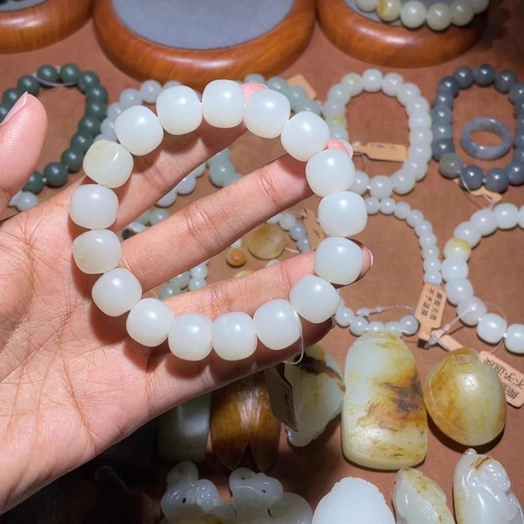 和田玉未镶嵌手串