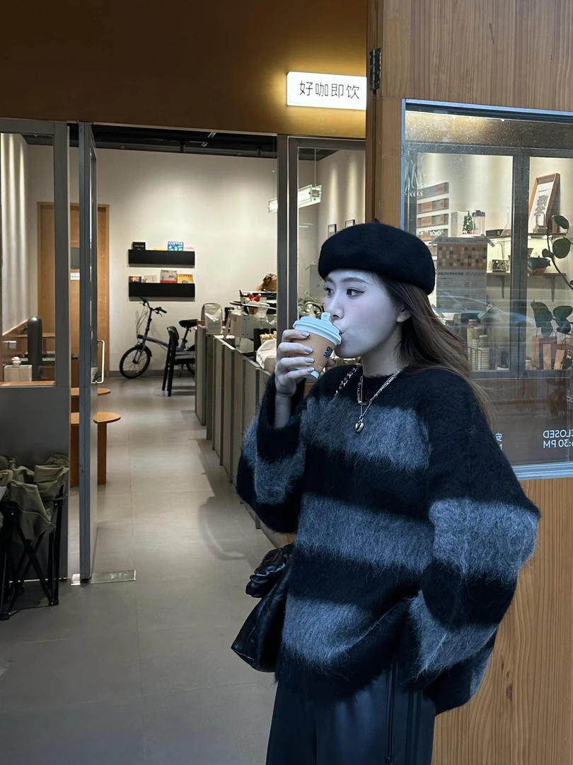 复古撞色条纹针织衫秋冬慵懒风宽松软糯套头毛衣+直筒休闲pu皮裤