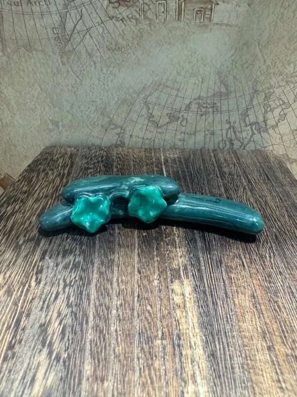 瓜型绿釉仿生创意瓷塑