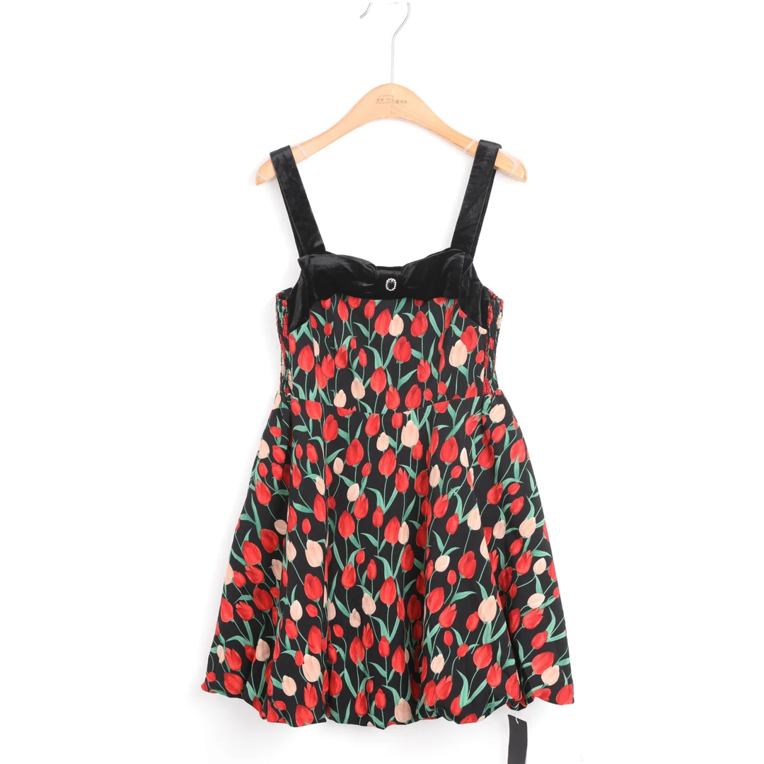 【专场PO价】西町村屋法式浪漫感郁金香丝绒吊带裙FD7404001