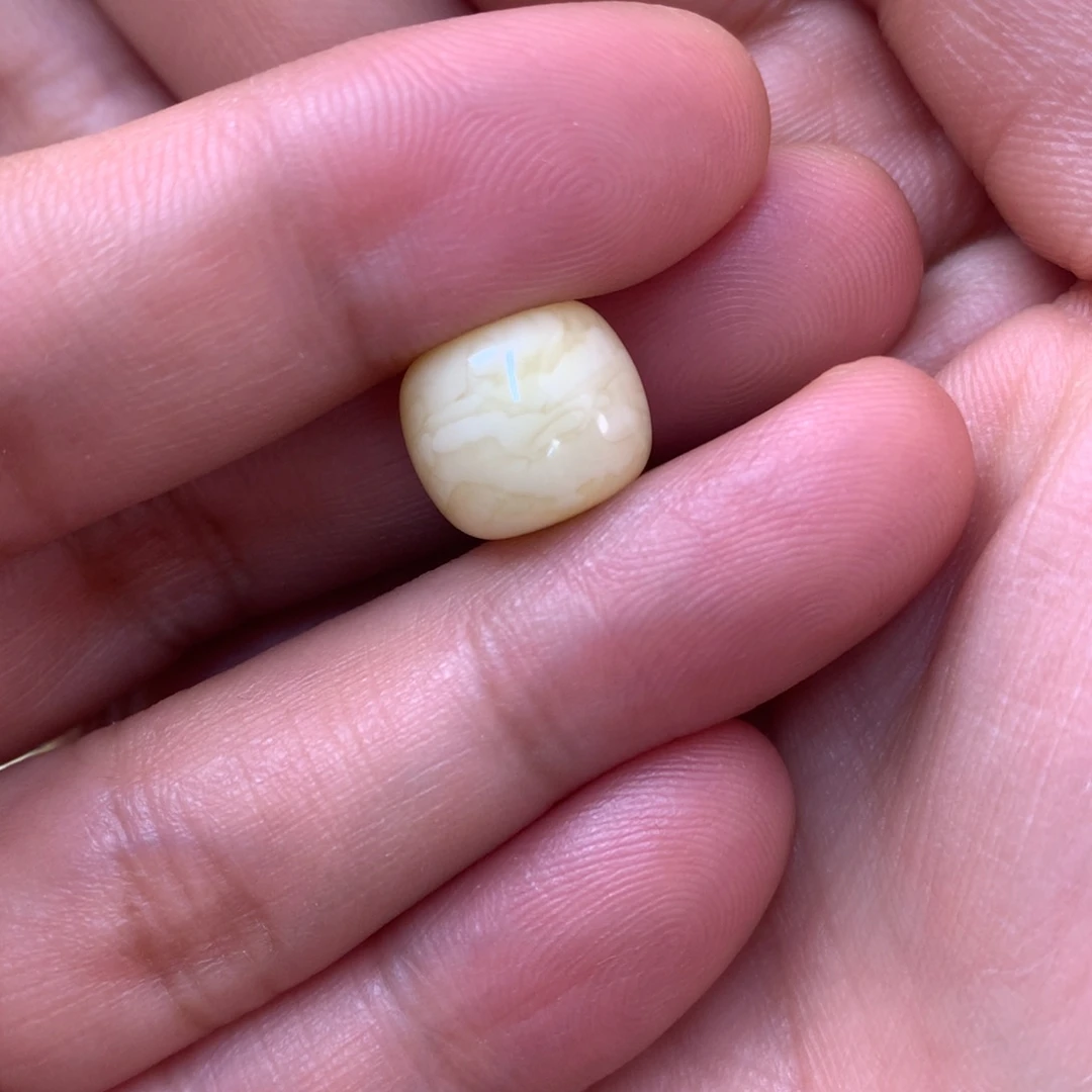 未镶嵌琥珀裸石?****蜜蜡