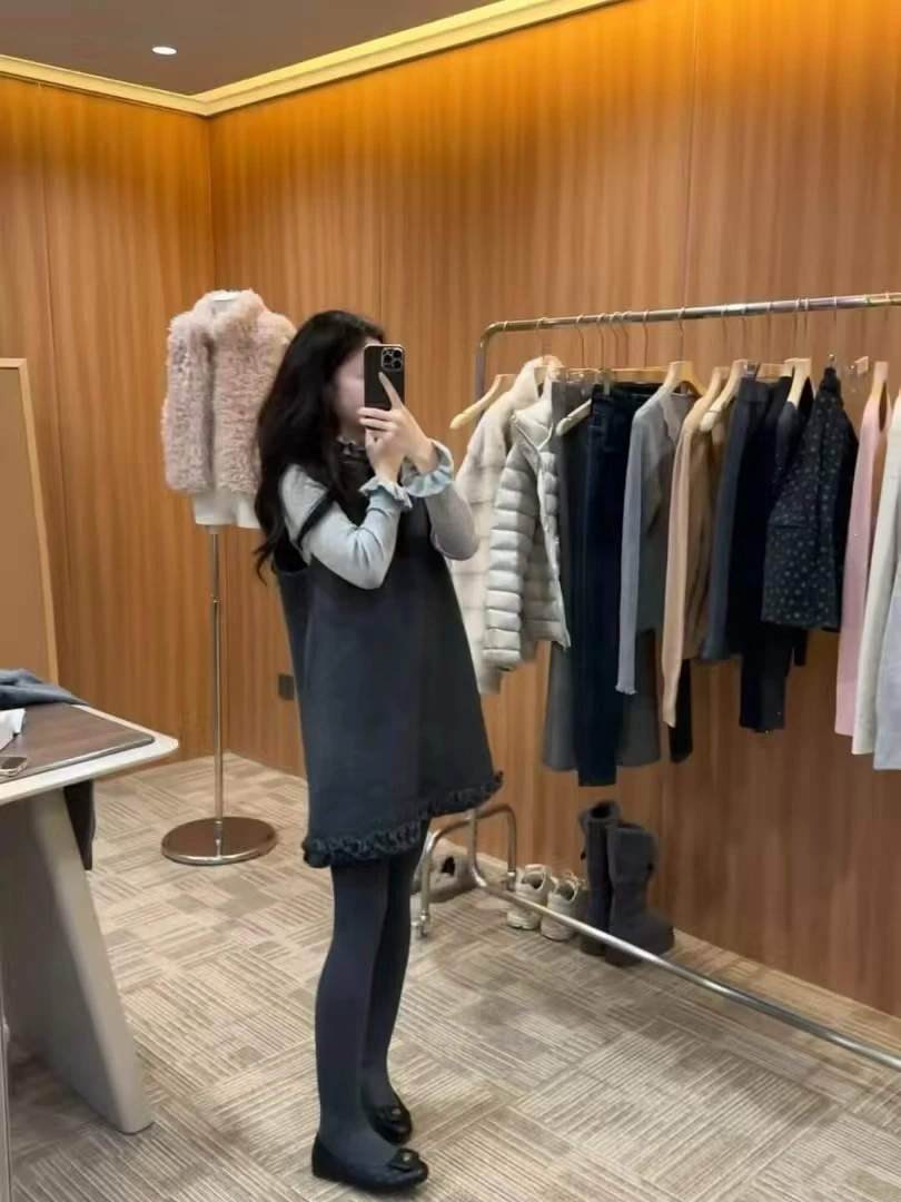 2秋冬新款韩系气质浅灰色木耳花边针织衫圆领无袖花背心连衣裙