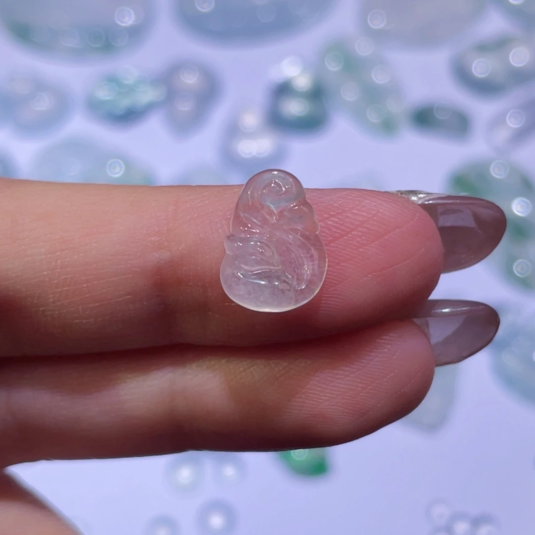 翡翠未镶嵌颈饰裸石