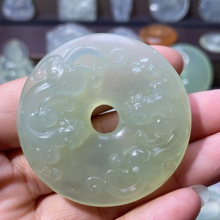 岫玉未镶嵌吊坠吊坠