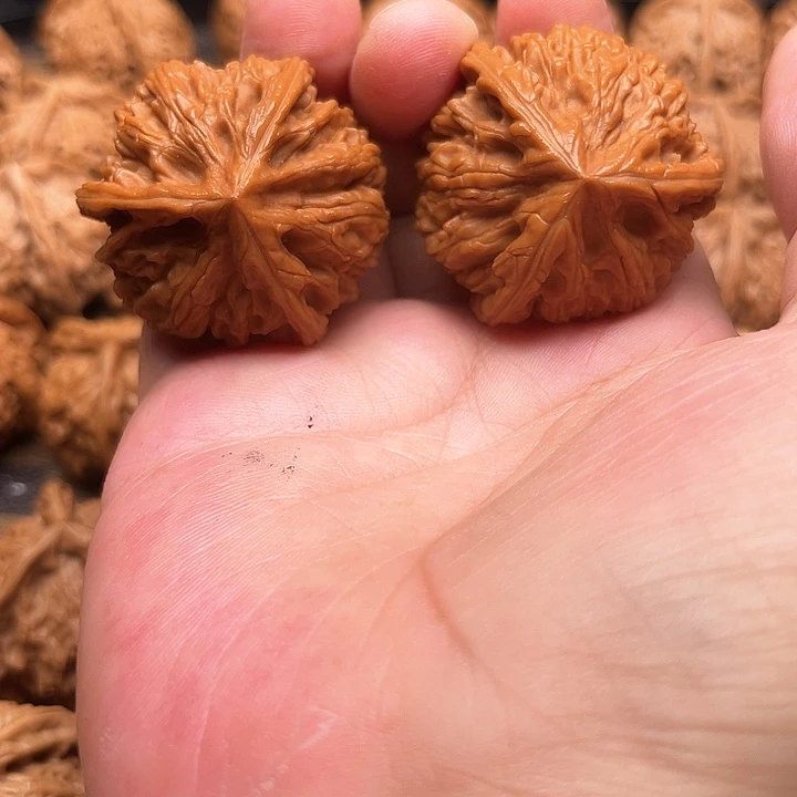 锦****文玩核桃吊坠The first time