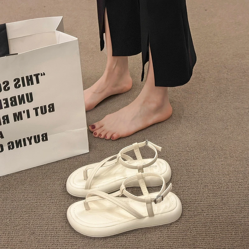 仙女风平底时尚套趾罗马凉鞋女士2025春夏新款交叉夹脚软底沙滩鞋