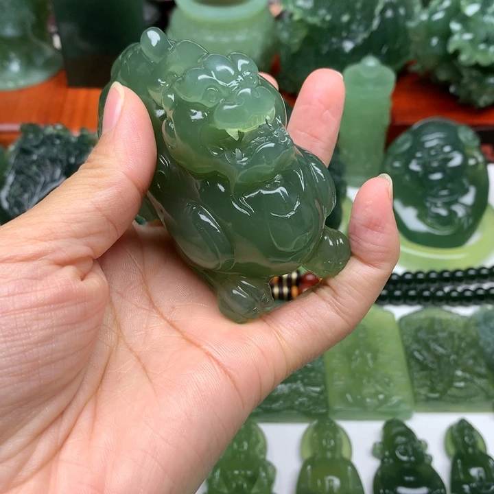 养***恩蛇纹石玉未镶嵌颈饰