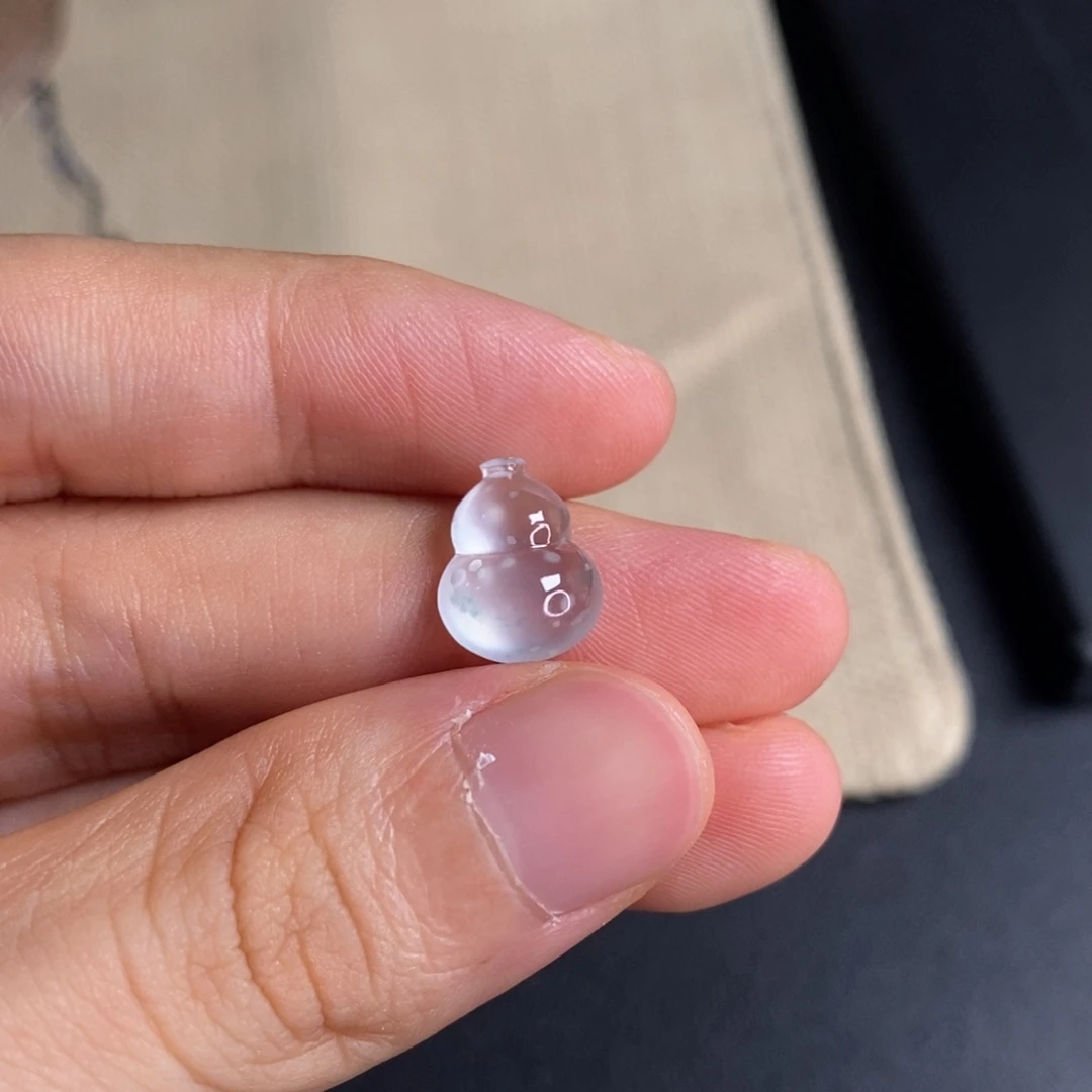 沐***1定制翡翠未镶嵌定制不退换