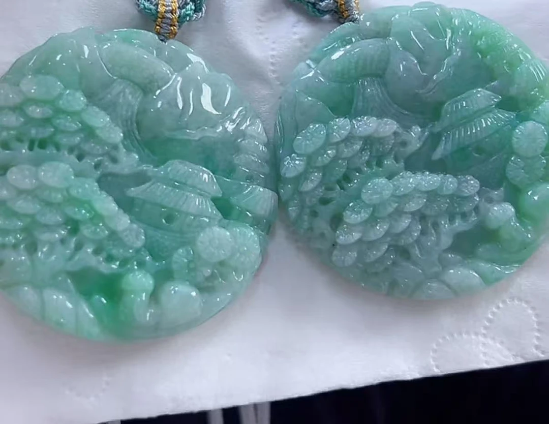 官方正品翡翠A货绿色山水牌（多样性发货发一个）宽50-53厚11送绳