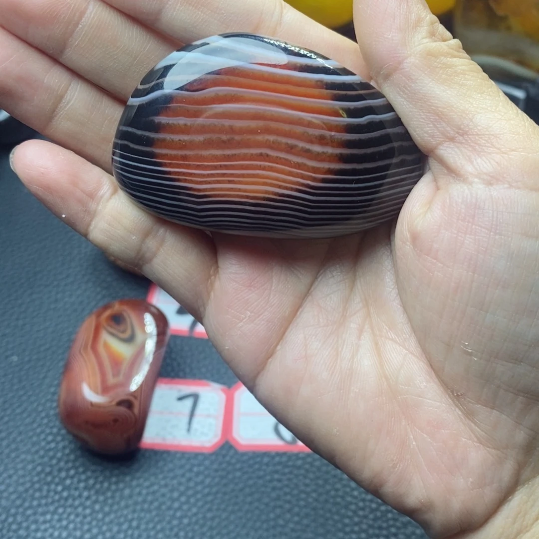 玛瑙/玉髓颈饰未镶嵌释*