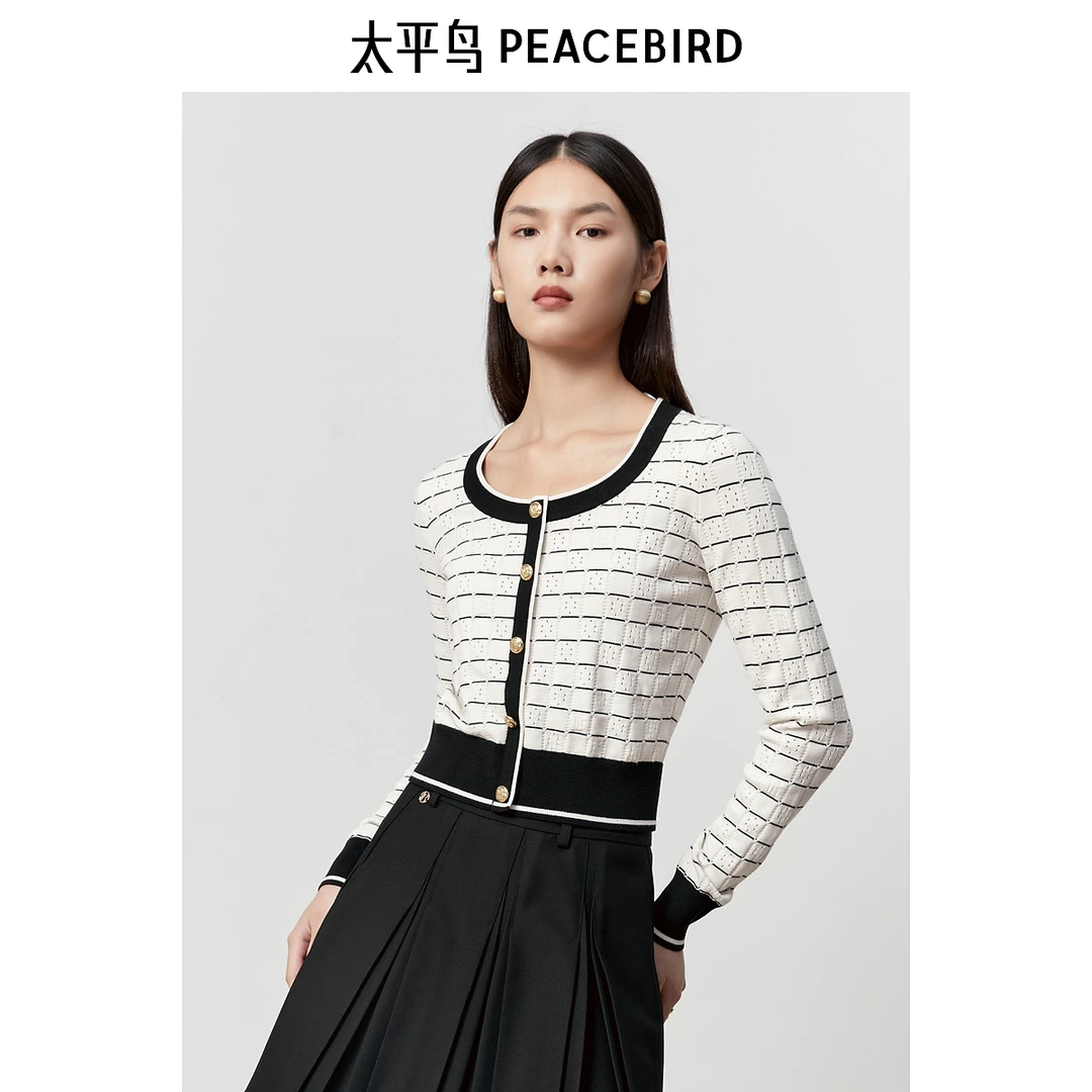 【丽公主专属】太平鸟女装冬季新款圆领小香风线套衫A1EED4140