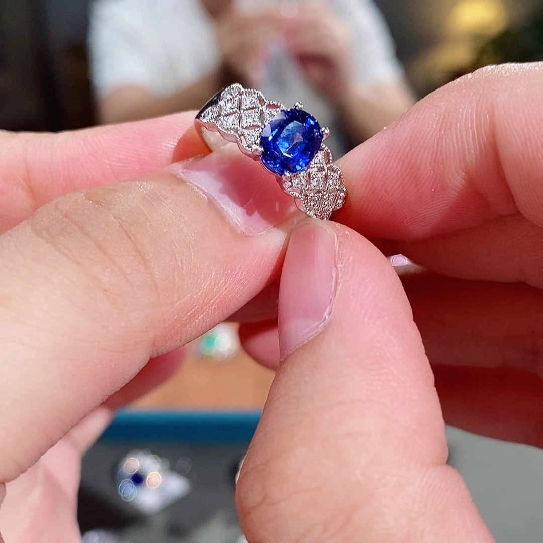 戒指蓝宝石18K金镶嵌 NGTC皇家蓝1.84ct