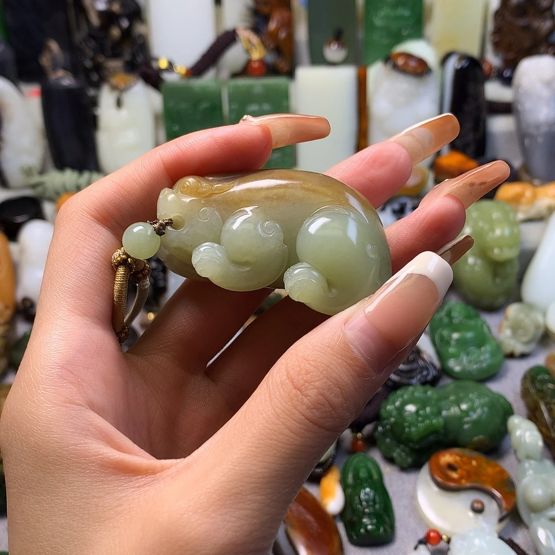 颈饰未镶嵌和田玉