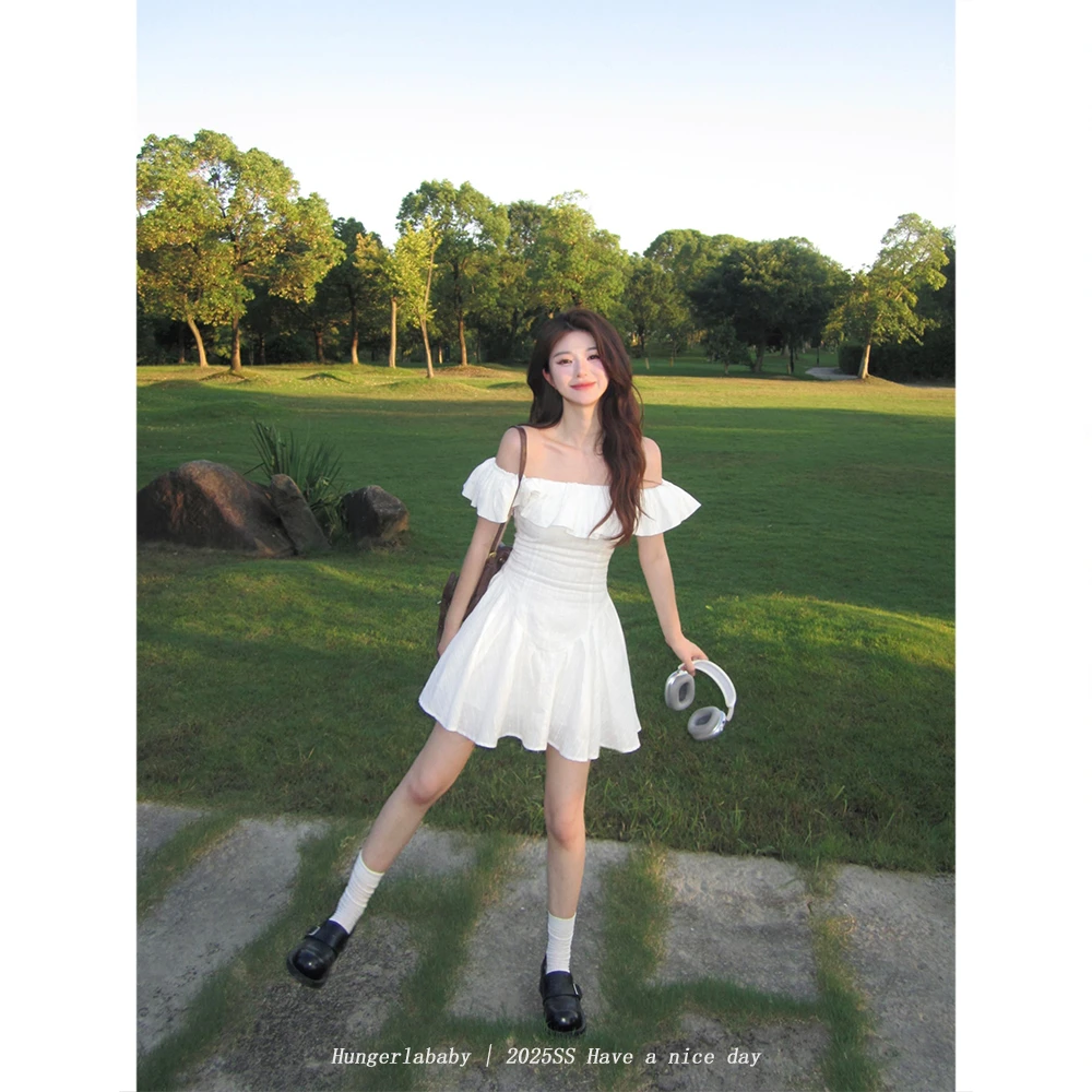 法式温柔气质一字肩白色连衣裙收腰显瘦新款潮牌女装小个子短款