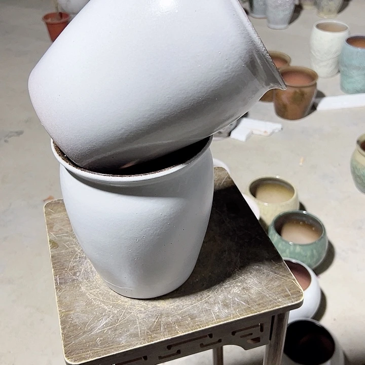 高度20厘米口18厘米