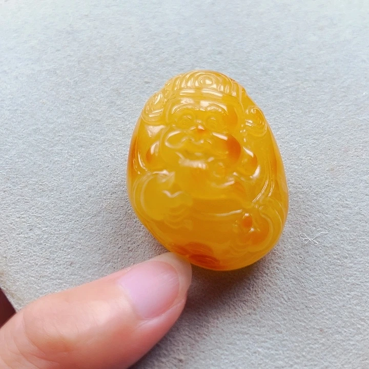 蜜蜡颈饰未镶嵌财神爷