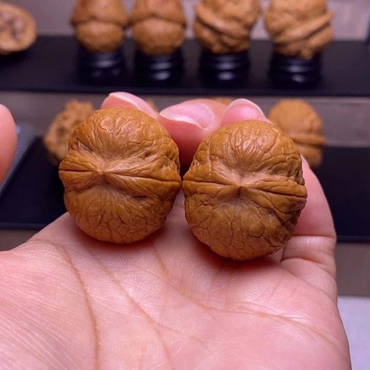 文玩核桃把件粗筋钢蛋30