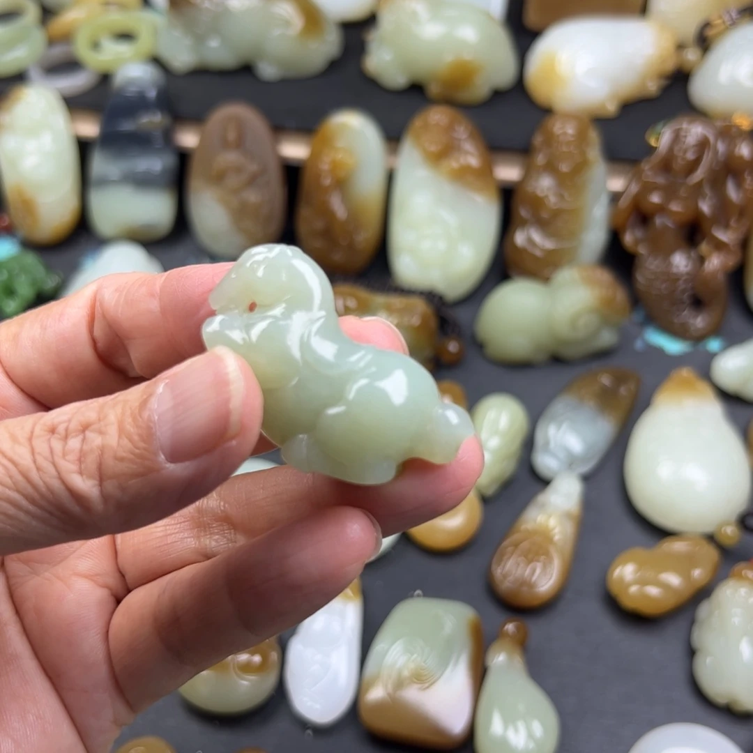 和田玉（糖玉）未镶嵌颈饰