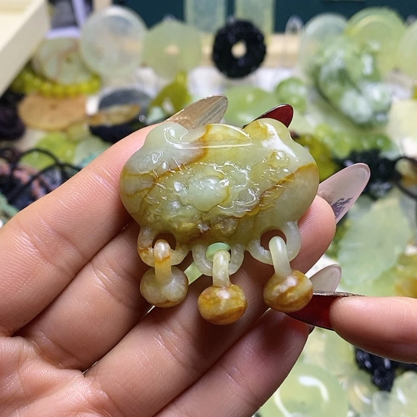 【闪购商品】蛇纹石玉颈饰未镶嵌谁****》