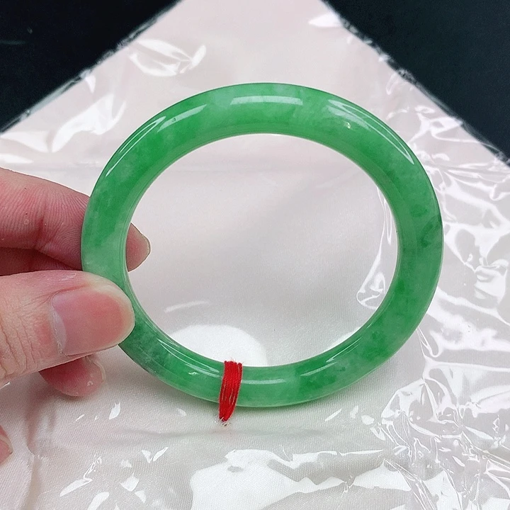 翡翠手镯未镶嵌圈54.6。4011