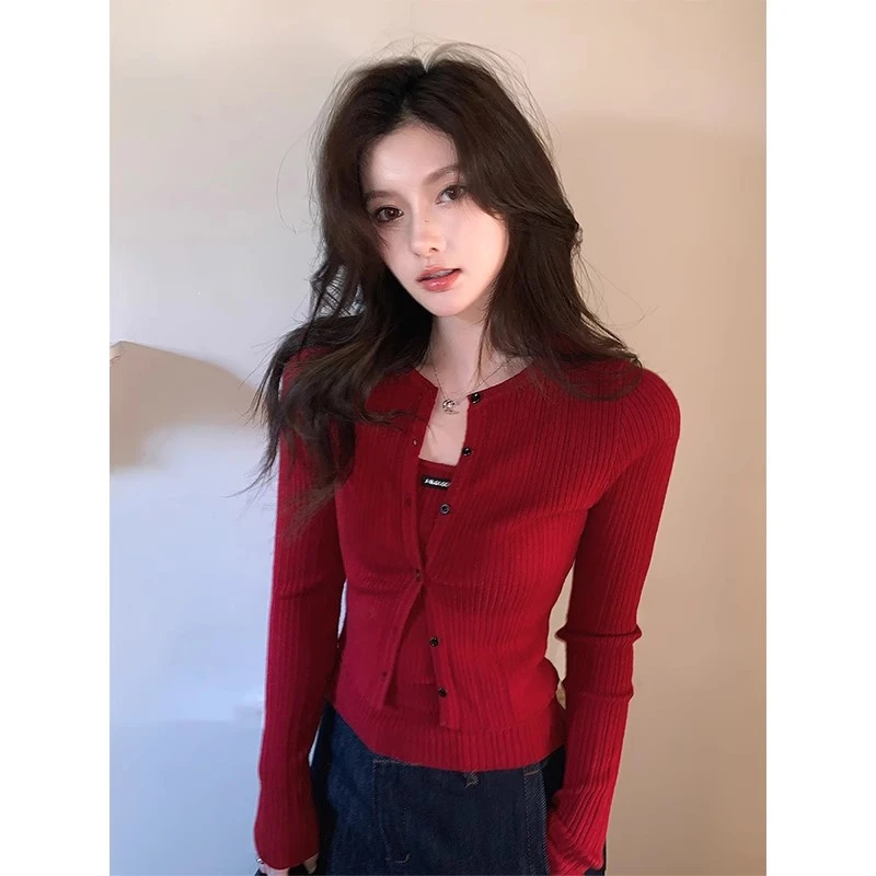 梅子熟了圆领百搭显瘦针织开衫字母标吊带背心小套装女2025早春