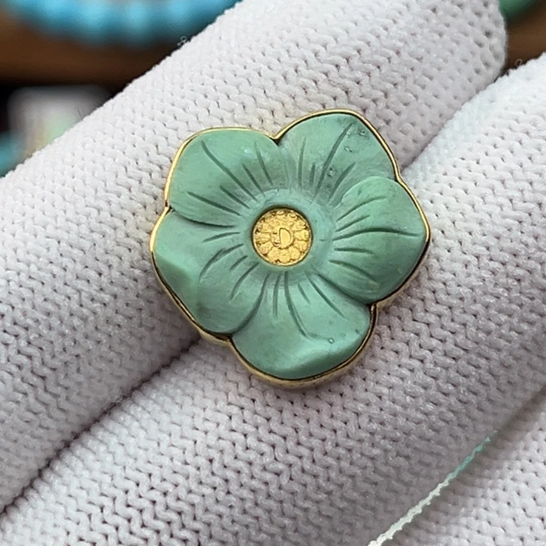18K金镶嵌绿松石珠宝奇石菜籽花花