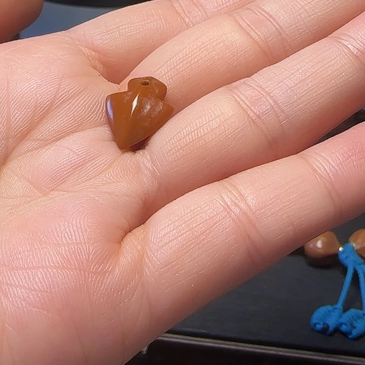 橄榄核橄榄核小盾牌