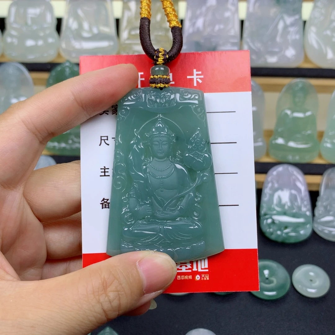 颈饰未镶嵌翡翠虚空藏
