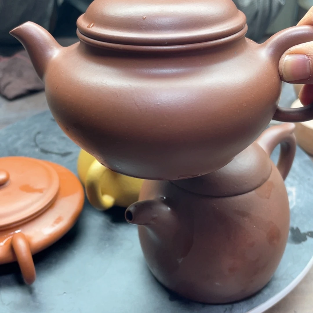 紫砂茶壶厍***厅扁樱壶，底槽青泥