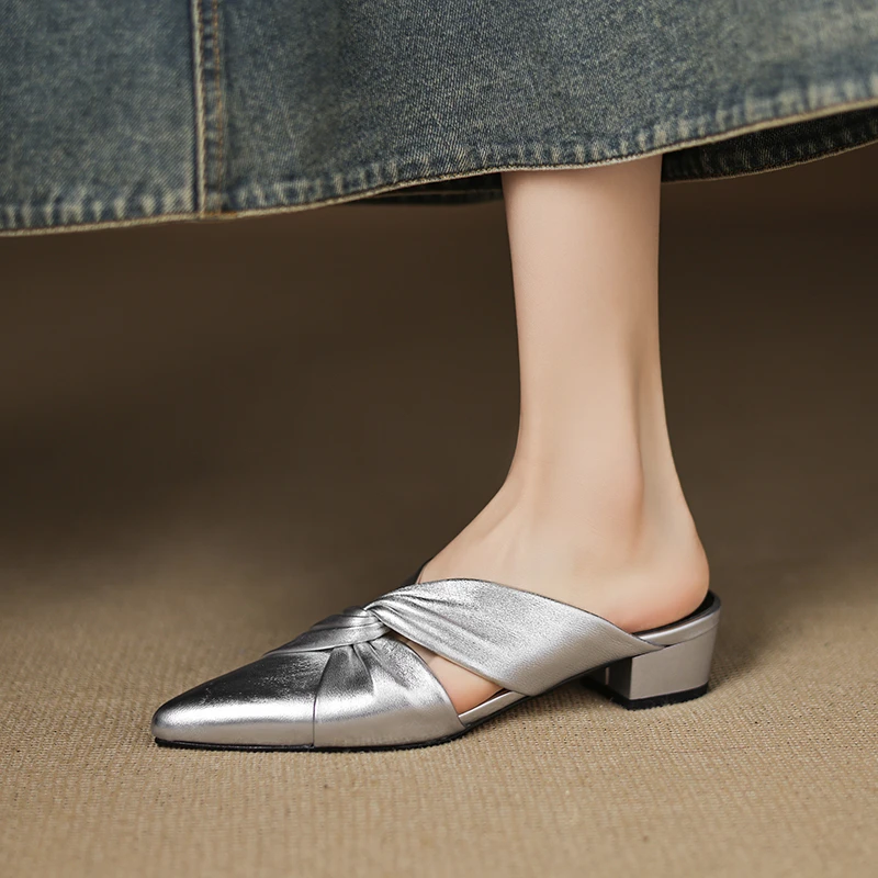 3.5cm小众交叉带包头拖鞋外穿银色尖头粗跟凉鞋夏时尚搭裙子凉拖