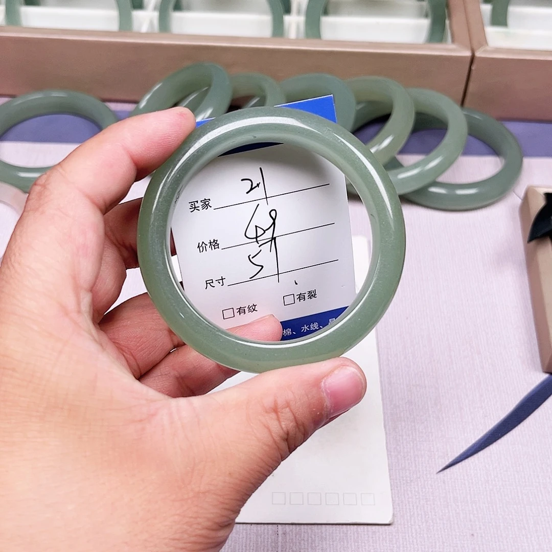 石英质玉未镶嵌手镯