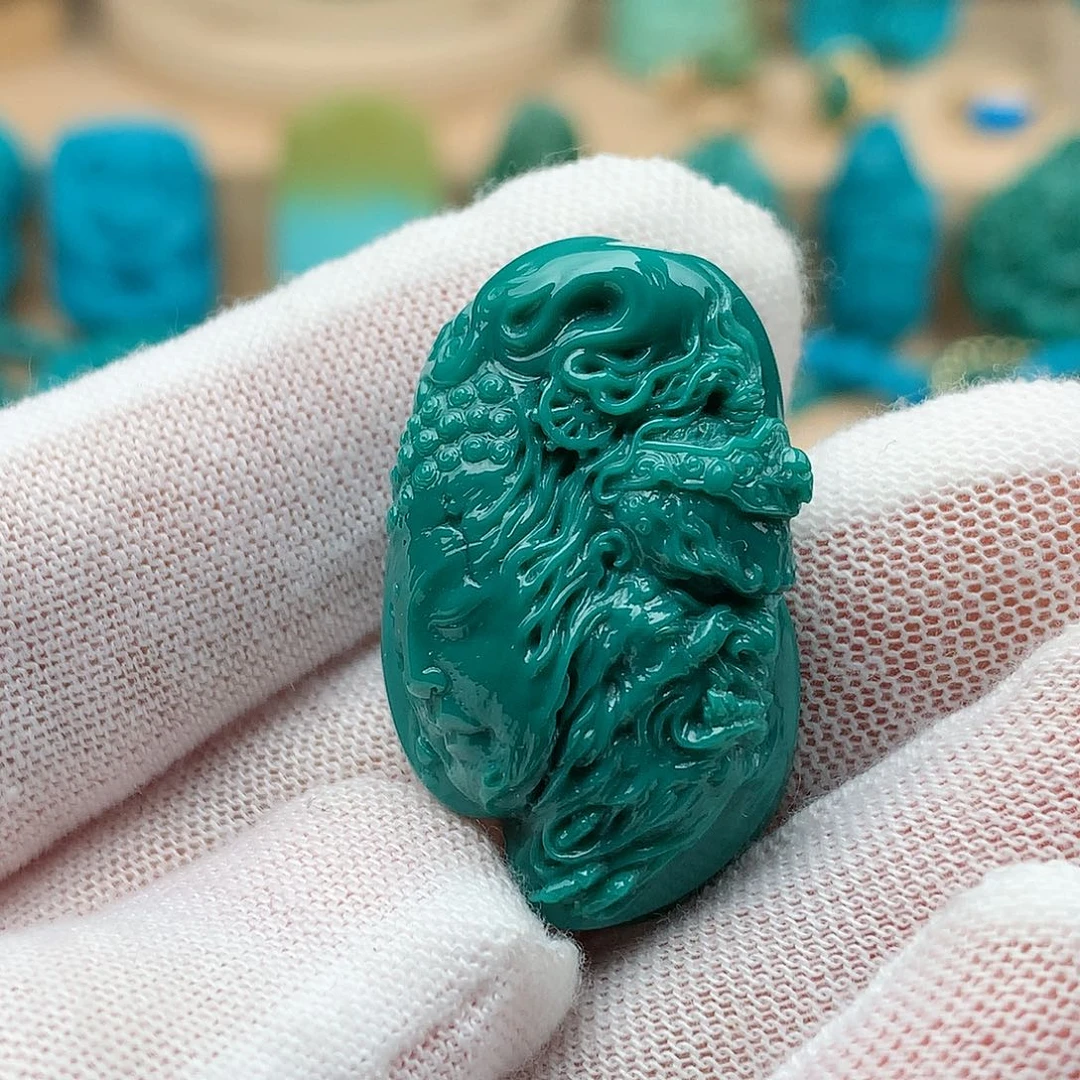 绿松石未镶嵌颈饰