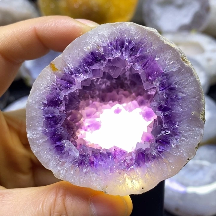 未镶嵌珠宝半成品水晶原皮紫洞