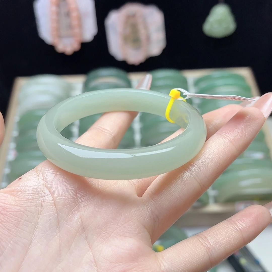 石英质玉未镶嵌手镯58