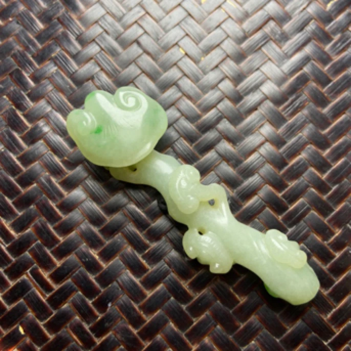 翡翠糯冰飘花《事事如意》挂件