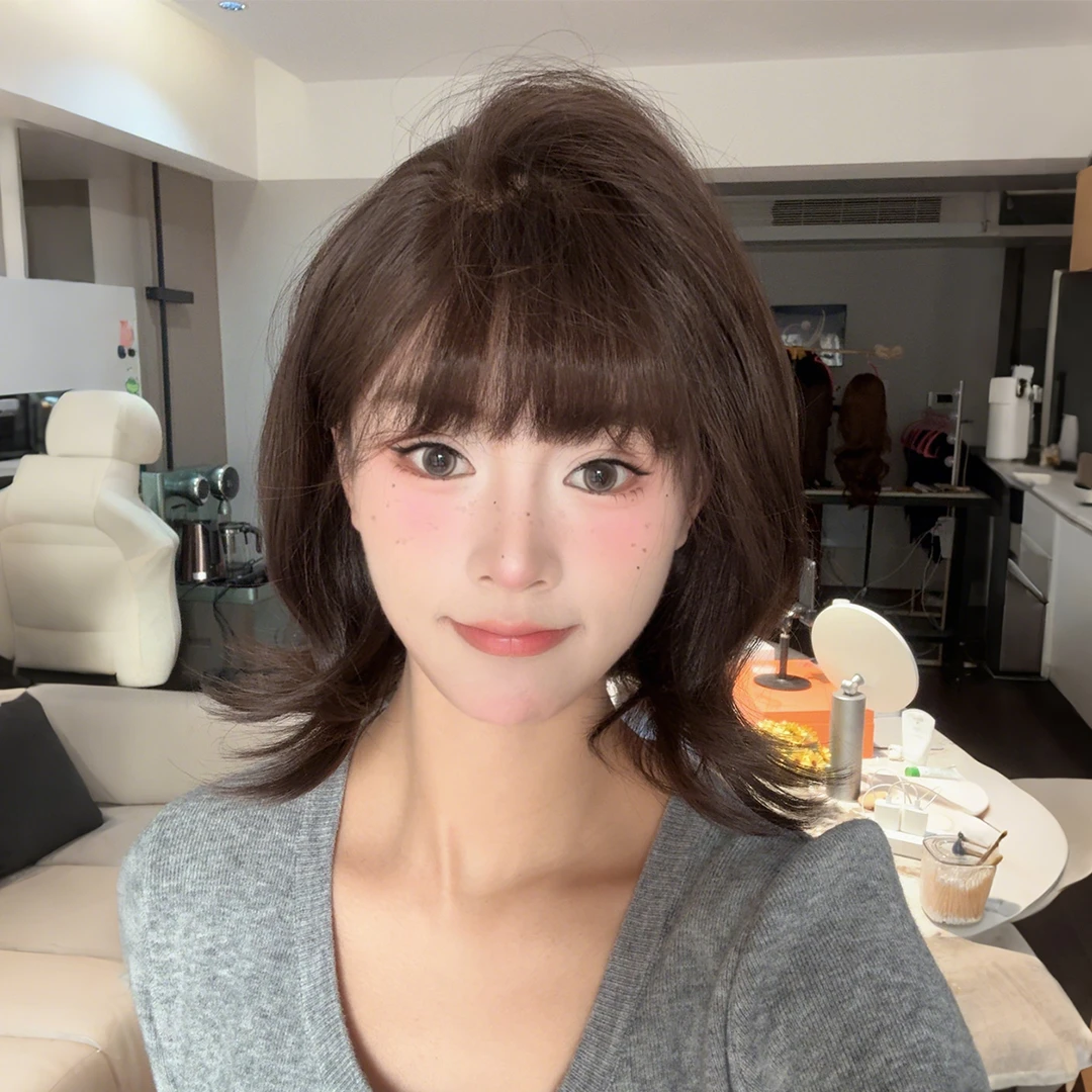 《秋冬限定》网红同款短发女显白脸小黑茶色进口丝整顶假发头套