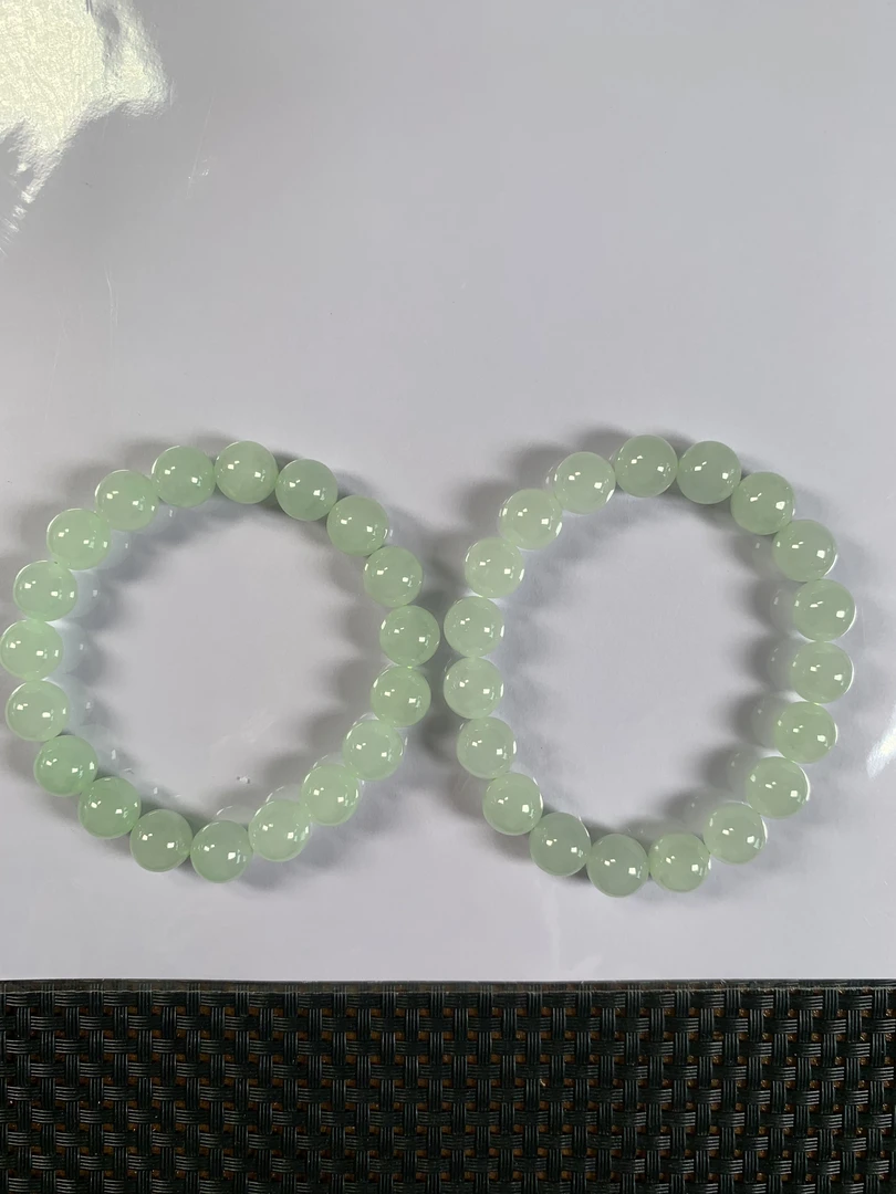 翡翠A货浅绿手串多样性发货，发一件208