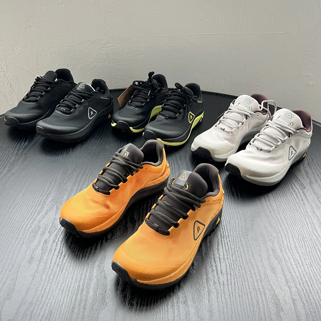 英单高端户外全地形越野跑徒步鞋 超轻软弹防滑耐磨