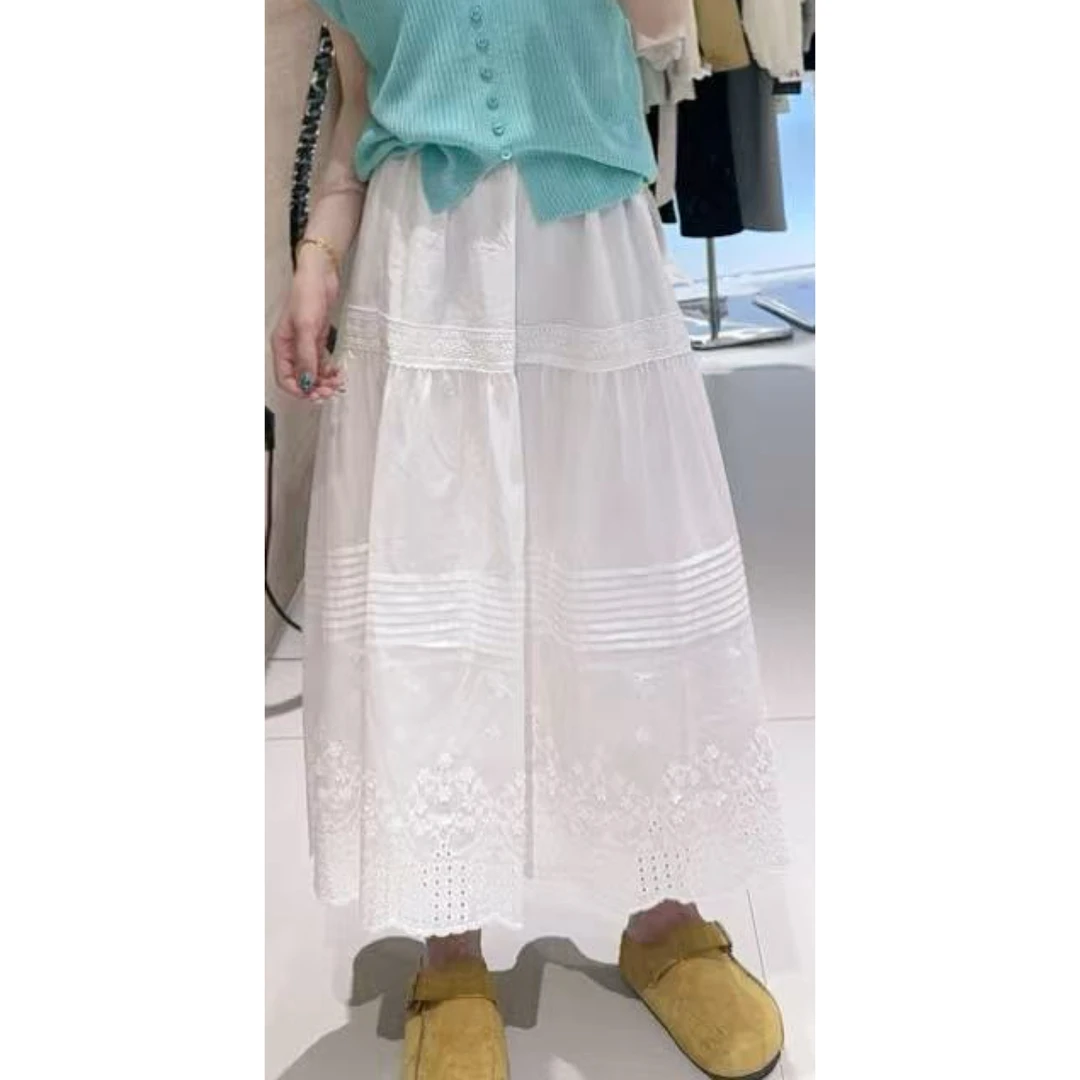 25822重工花朵蕾丝半身裙