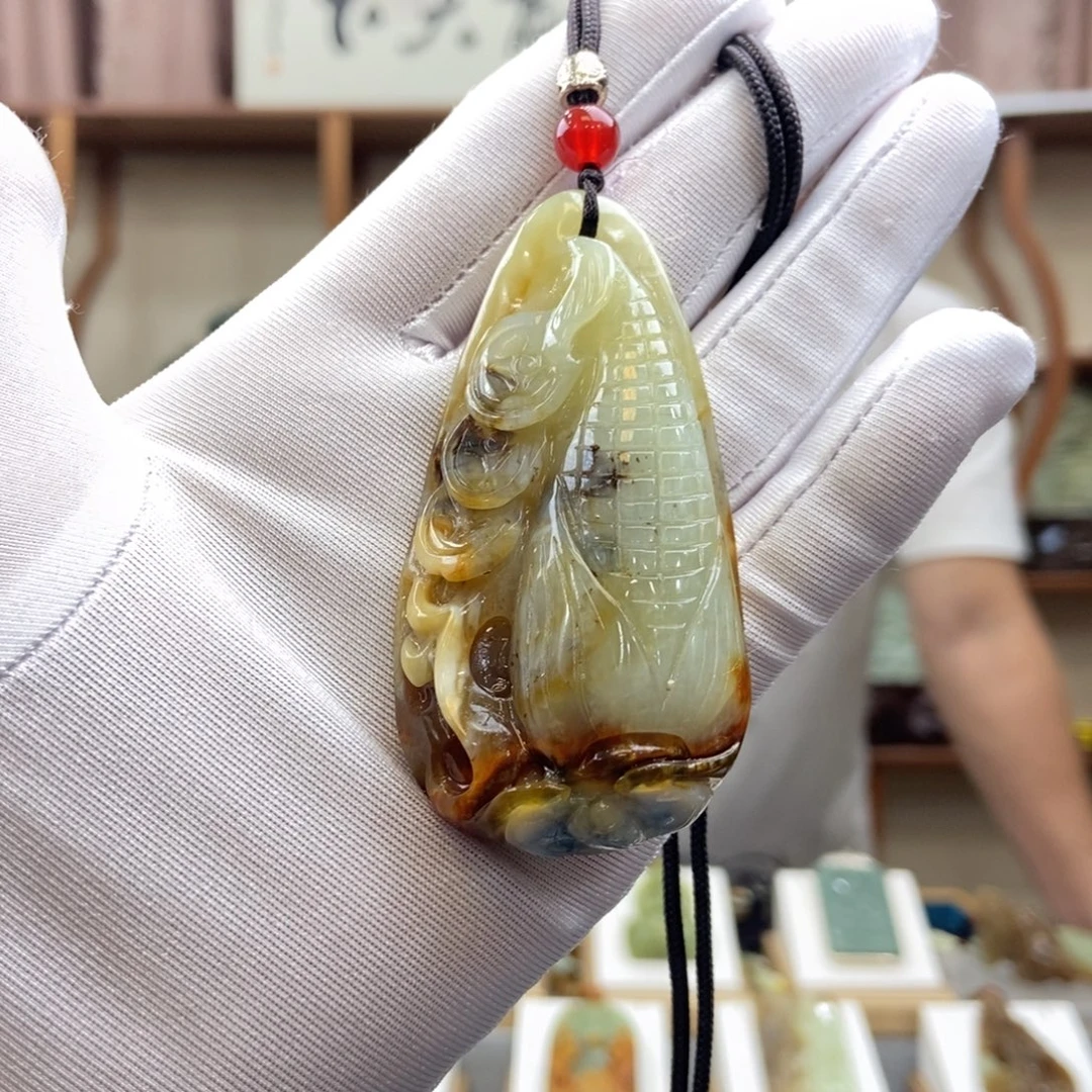 蛇纹石玉未镶嵌颈饰