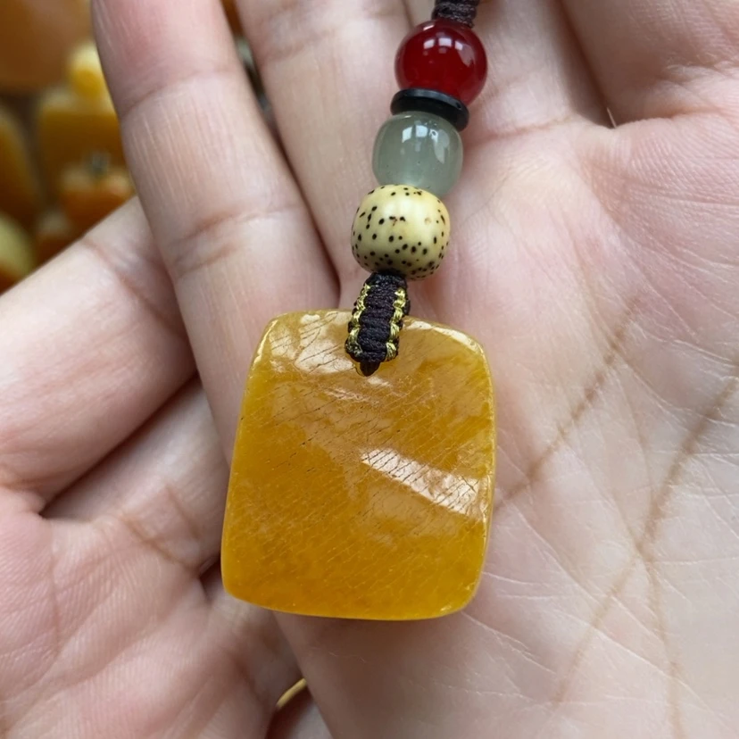 【闪购商品】琥珀颈饰未镶嵌